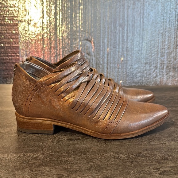 Free People Shoes - FREE PEOPLE Lost Valley Leather Ankle Boots Strappy in Gold/Bronze. Size 37